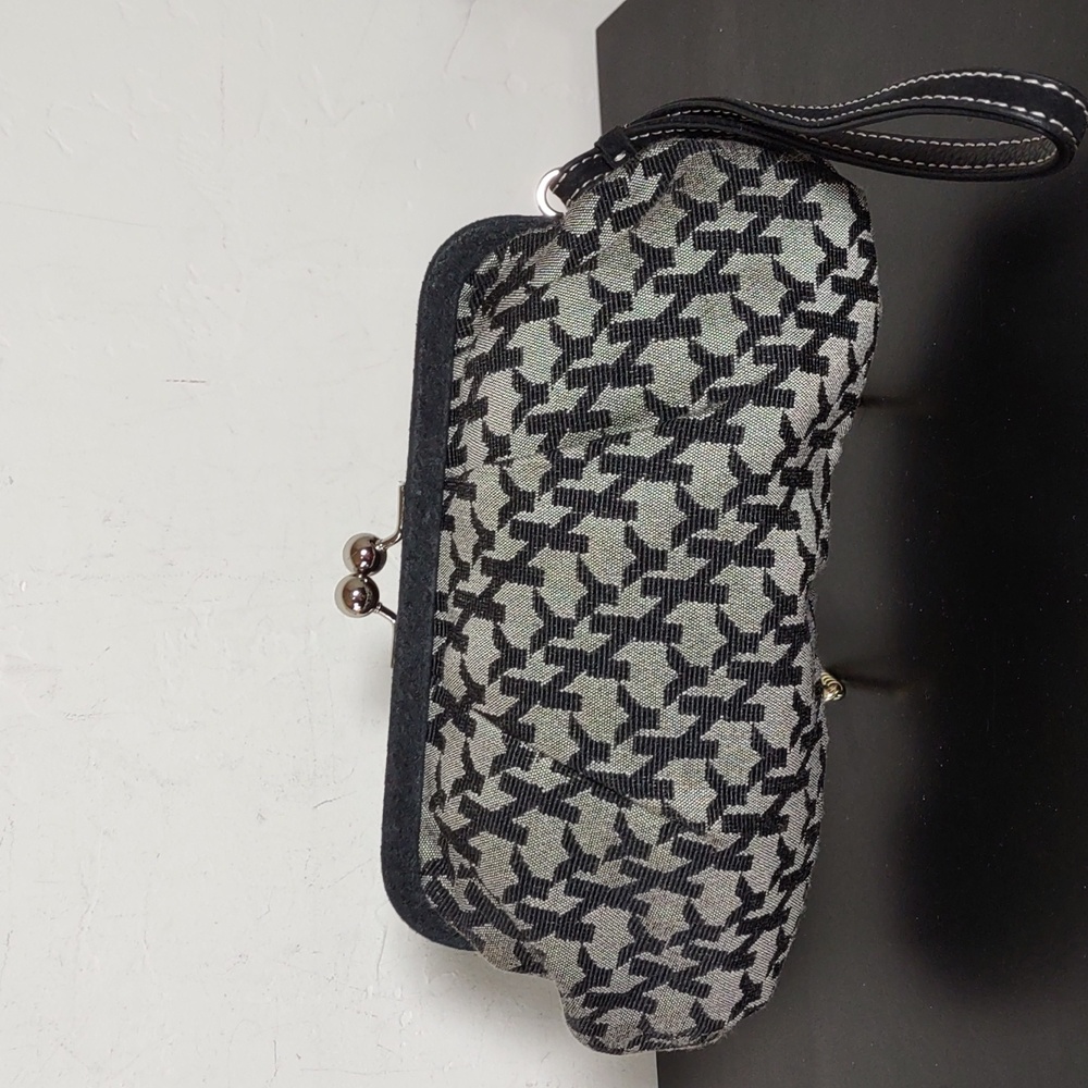 New York & Co Signature Jaquard Wristlet